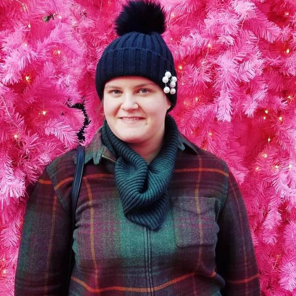 Meet your Posher, Zoë - Picture 1 of 1